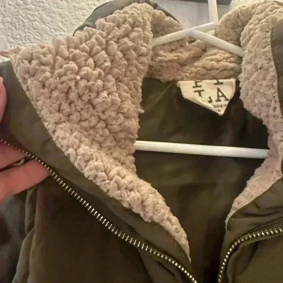 PPLA Olive Green Sherpa-Lined Puffer Vest FUN Hood Size X-Small Cozy and Warm XS - Picture 3 of 7